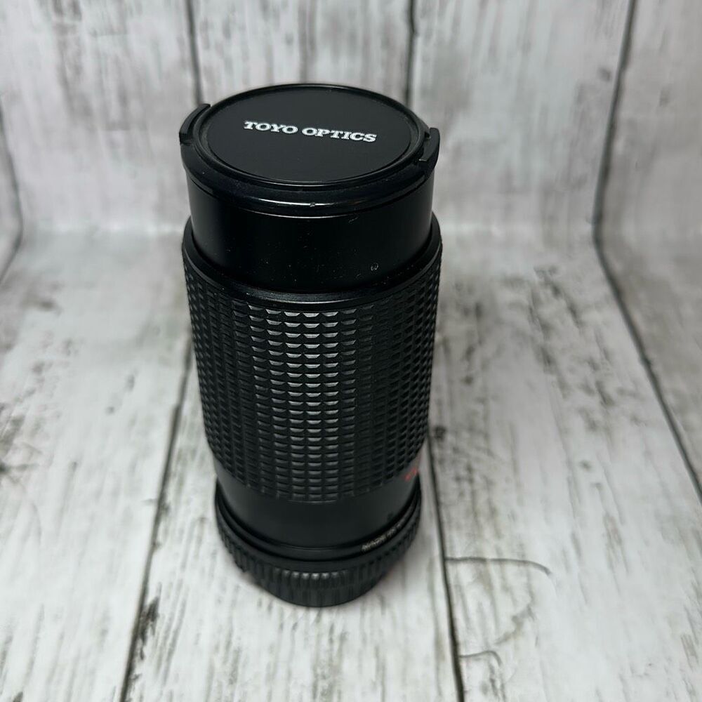 Toyo Optics Auto Macro Zoom Lens 1:45‎  75-200mm  No. K8645883